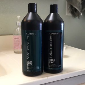 Matrix total results Dark Envy shampooconditioner
